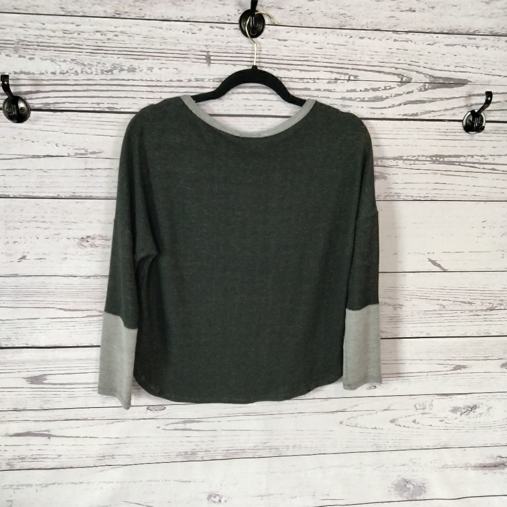 "Rue 21" woman's shirt - Picture 4 of 7